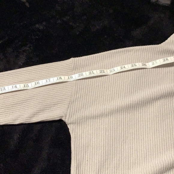 Lucky Brand Oversized Gray Thin Sweater, NWT’s - Picture 9 of 9